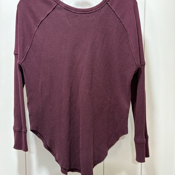 TNA Aritzia Alder Thermal Top Size XS  Waffle Knit Crewneck Pullover Burgundy - Picture 4 of 4